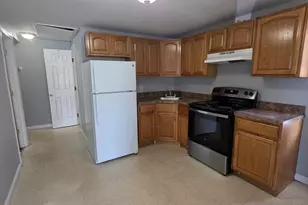 8 Mannz St, Hartford, CT 06114 - Photo 1