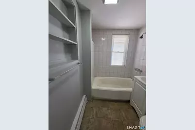 8 Mannz Street, Hartford, CT 06114 - Photo 12