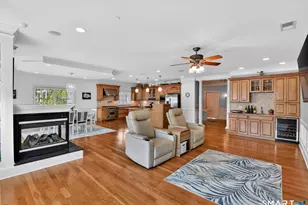 36 Shipyard Ln, Milford, CT 06460 - Photo 4