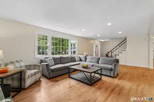 1 Horseshoe Cir, Simsbury, CT 06070 - Photo 4