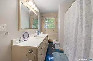 622 Chestnut Ridge Rd, Orange, CT 06477 - Photo 32