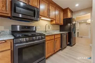 101 Farmington Chase Crescent, Farmington, CT 06032 - Photo 4