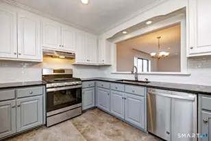 132 Bison Ln, Stratford, CT 06614 - Photo 14