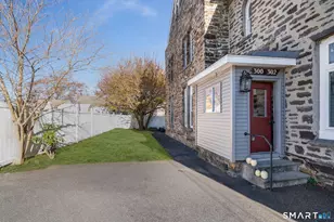 300-302 Soundview Ave, Fairfield, CT 06825 - Photo 2