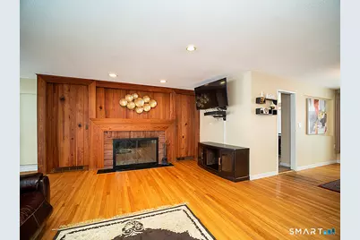 136 Knoll Drive, Hamden, CT 06518 - Photo 6