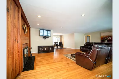 136 Knoll Drive, Hamden, CT 06518 - Photo 8