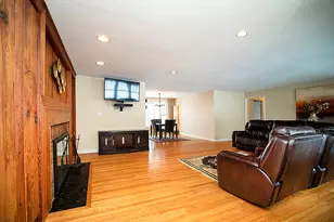 136 Knoll Dr, Hamden, CT 06518 - Photo 8