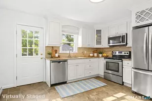 14 Dale Pl, Stamford, CT 06906 - Photo 2