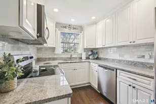 20 Beecher Ln, Rocky Hill, CT 06067 - Photo 2