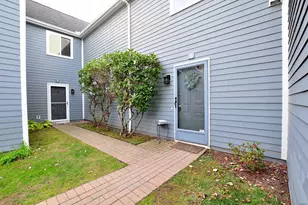 3 Farmington Meadow Dr, Farmington, CT 06032 - Photo 2