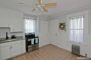 81 Lincoln St, Enfield, CT 06082 - Photo 8