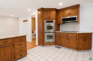 99 Iroquois Rd, West Hartford, CT 06117 - Photo 14