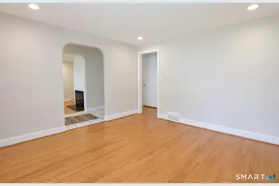 99 Iroquois Road, West Hartford, CT 06117 - Photo 10