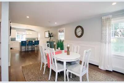 146 Oxford Road, Fairfield, CT 06890 - Photo 2