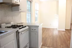 34 Cottage St, New Haven, CT 06511 - Photo 2