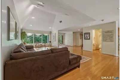 12 Mountain Farms Road, West Hartford, CT 06117 - Photo 4