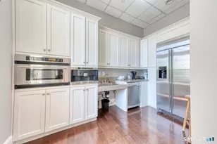 85 Memorial Rd, West Hartford, CT 06107 - Photo 22
