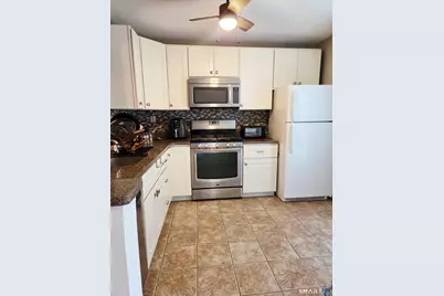 5 Cherokee Court #5, Cromwell, CT 06416 - Photo 4