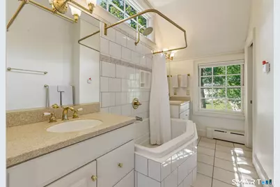 9 Bainbridge Road, West Hartford, CT 06119 - Photo 24
