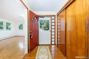 2 Barn Hill Rd, Bloomfield, CT 06002 - Photo 2