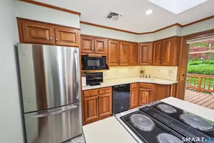 123 Evelyn Dr, Naugatuck, CT 06770 - Photo 16