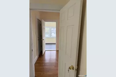 452 Hillside Avenue, Hartford, CT 06106 - Photo 10