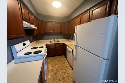 38 Padanaram Avenue #35, Danbury, CT 06811 - Photo 4