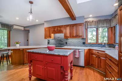 20 Wettleson Avenue, West Hartford, CT 06107 - Photo 14