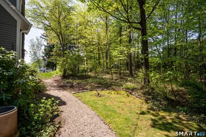 20 Wettleson Avenue, West Hartford, CT 06107 - Photo 36