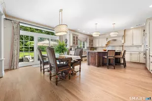 21 Williamsburg Ln, Avon, CT 06001 - Photo 4
