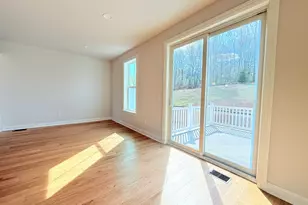 135 Shea Cir, Cheshire, CT 06410 - Photo 4