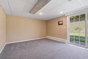 160 Briar Ln, Norwich, CT 06360 - Photo 30