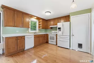 886 Overhill Dr, Suffield, CT 06078 - Photo 4