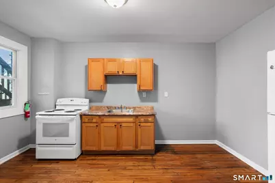 38 Beacon Street #38B1, Hartford, CT 06053 - Photo 2