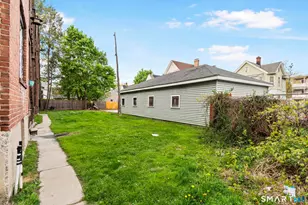 38 Beacon St, Hartford, CT 06053 - Photo 12