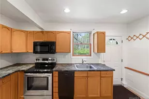 588 Webbs Hill Rd, Stamford, CT 06903 - Photo 6