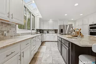 59 Greenbriar Rd, Oxford, CT 06478 - Photo 2