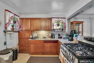 391 Park St, Bristol, CT 06010 - Photo 16