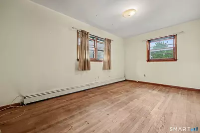 884 Wood Avenue, Bridgeport, CT 06604 - Photo 14
