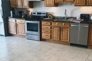 1130 Hanover Ave, Meriden, CT 06451 - Photo 12