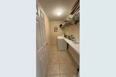 1130 Hanover Avenue, Meriden, CT 06451 - Photo 16