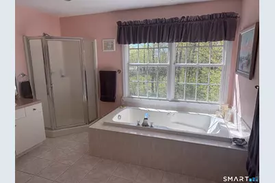 37 Oakwood Lane, Hamden, CT 06518 - Photo 18