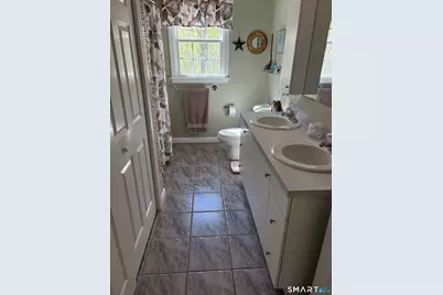 37 Oakwood Lane, Hamden, CT 06518 - Photo 22