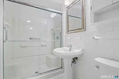 891 Farmington Avenue #5F, West Hartford, CT 06119 - Photo 4