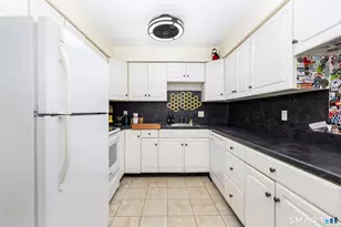 95 Hunter Ct, Torrington, CT 06790 - Photo 6