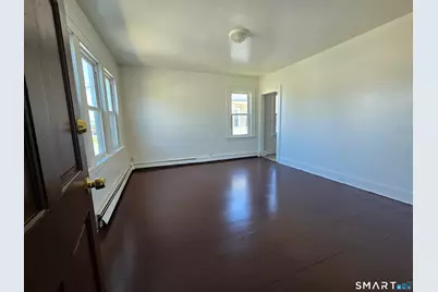 125 Hollister Avenue, Bridgeport, CT 06607 - Photo 6