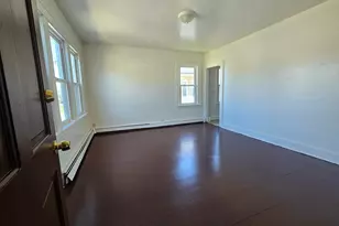 125 Hollister Ave, Bridgeport, CT 06607 - Photo 6
