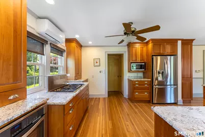65 Auburn Road, West Hartford, CT 06119 - Photo 10