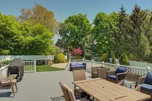 33 Stone Wall Dr, Stamford, CT 06905 - Photo 12