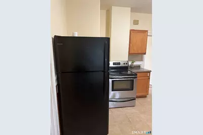 48-50 Bliss Street #3rd Flr. East, Hartford, CT 06114 - Photo 2